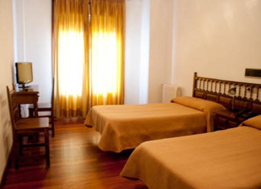 Hotel Ansuina Banos Del Molgas ภายนอก รูปภาพ