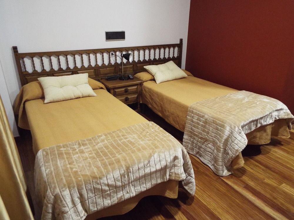Hotel Ansuina Banos Del Molgas ภายนอก รูปภาพ